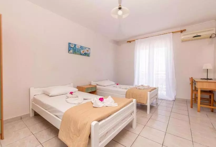 اتاق استاندارد با چشم‌انداز استخر, Armonia Hotel By Zante Plaza