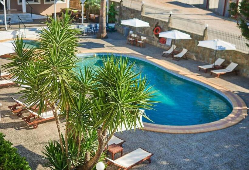 Трехместный Номер Стандарт Вид на Бассейн, Armonia Hotel By Zante Plaza