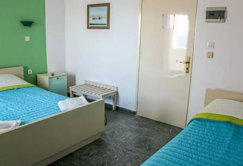 Chambre Triple Standard, Mirtos