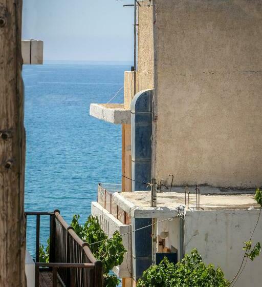 标准三人间, Mirtos