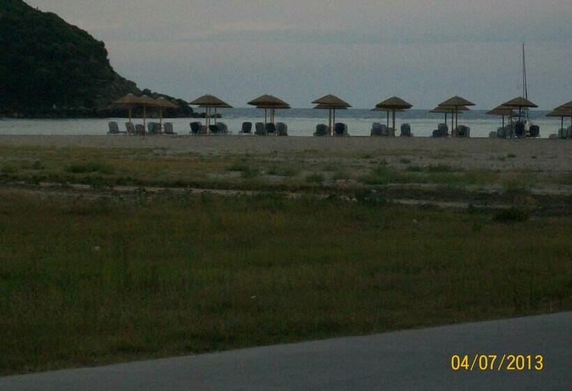 Номер Стандарт Индивидуальный, Spiros