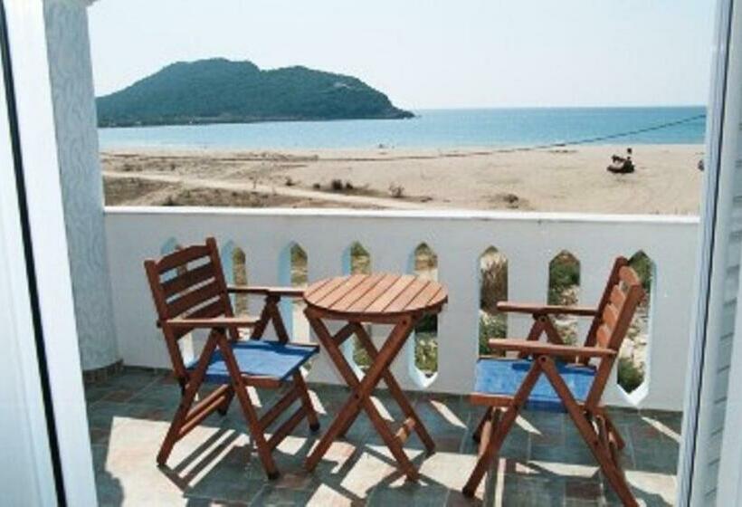 חדר סטנדרט יחיד, Spiros