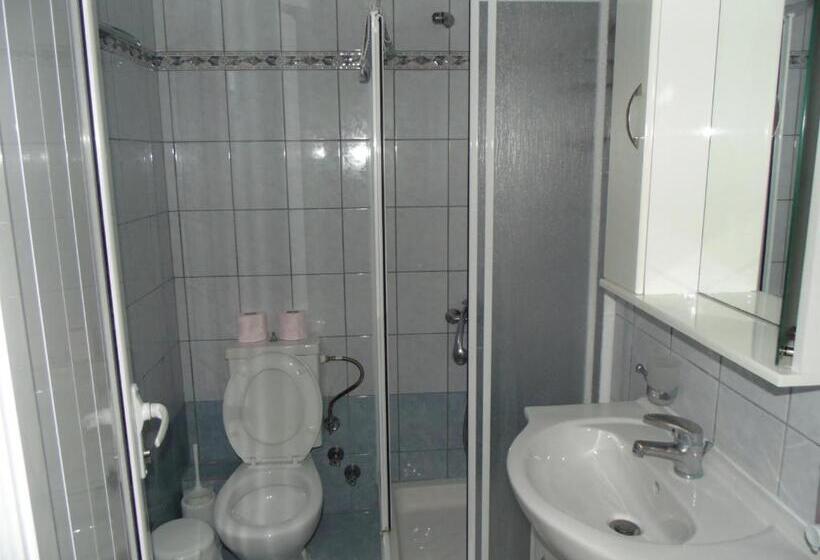 Семейный Номер, Spiros