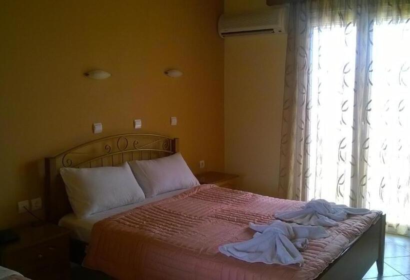 חדר משפחתי, Spiros