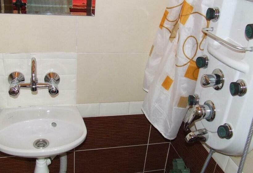 스탠다드 스튜디오, Varnaflats Guest Rooms