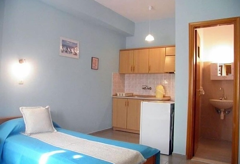 Economy Triple Room, Pension Anna