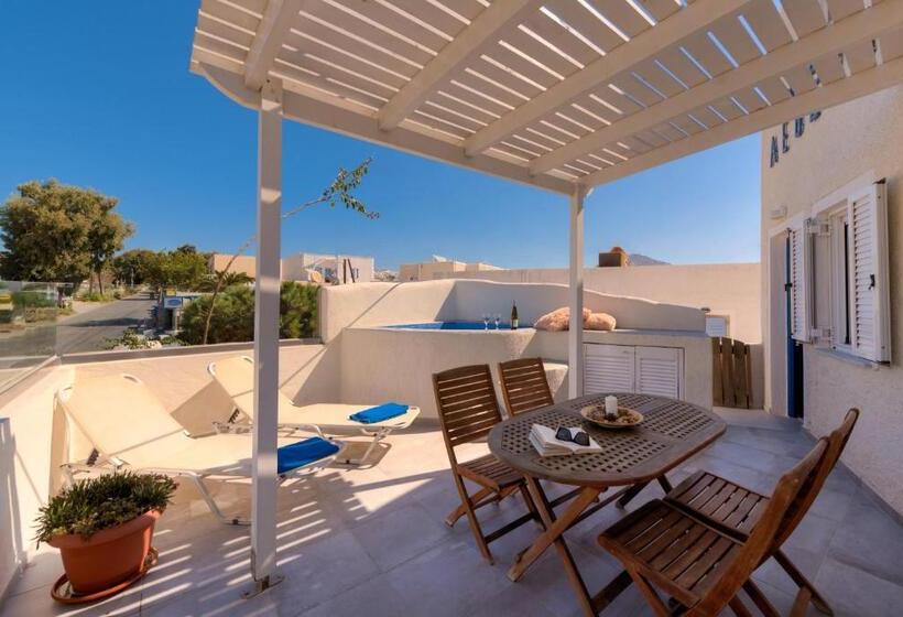 Suite with Hot Tub, Villa Aegeon