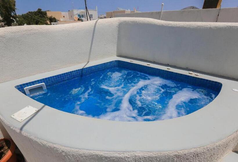 Suite with Hot Tub, Villa Aegeon