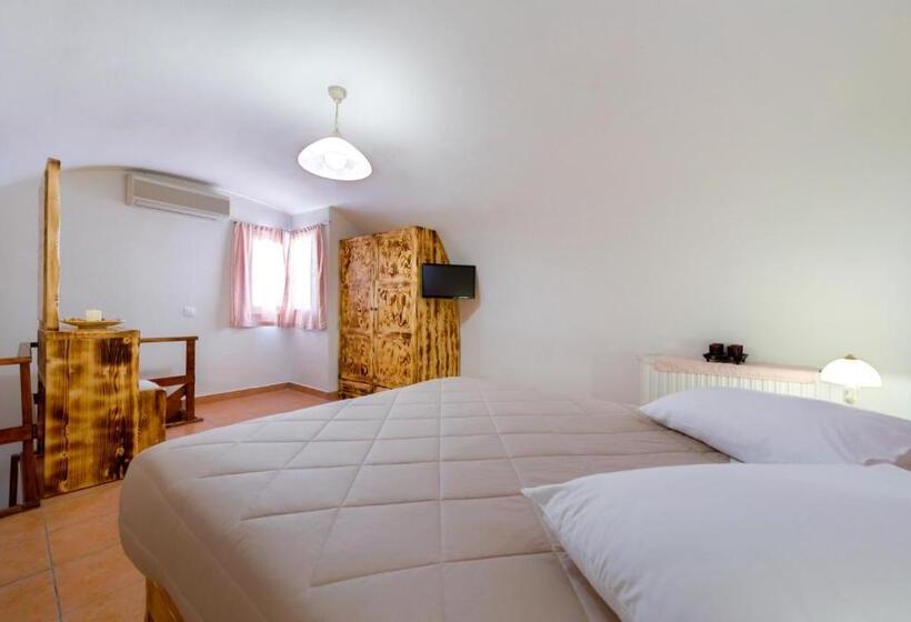 Suite with Hot Tub, Villa Aegeon