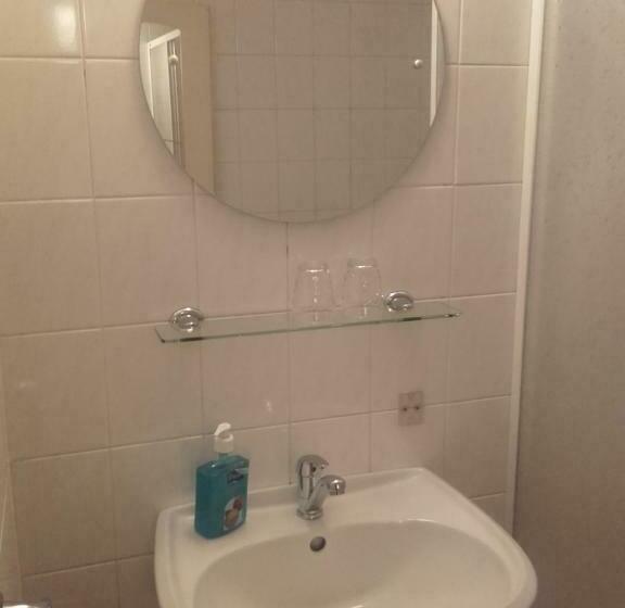 اتاق استاندارد, Anna