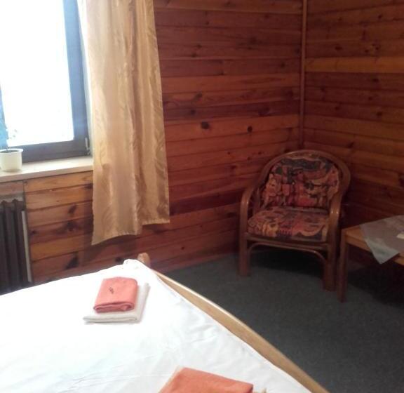 غرفة قياسية ثلاثية, Anna