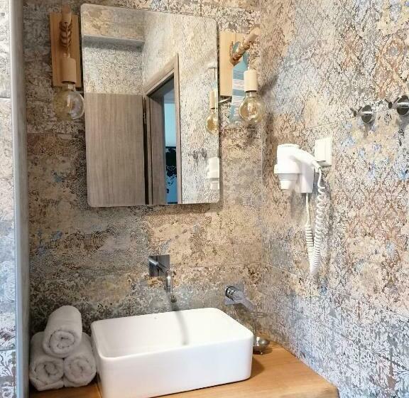 Standard Triple Room with Terrace, Avra