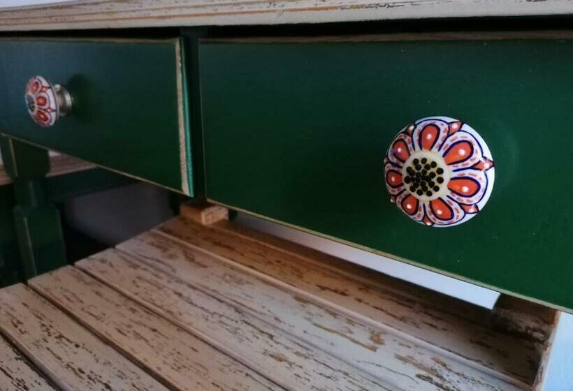 חדר סטנדרט, Avra