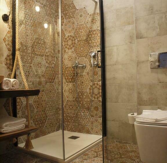 חדר סטנדרט, Avra