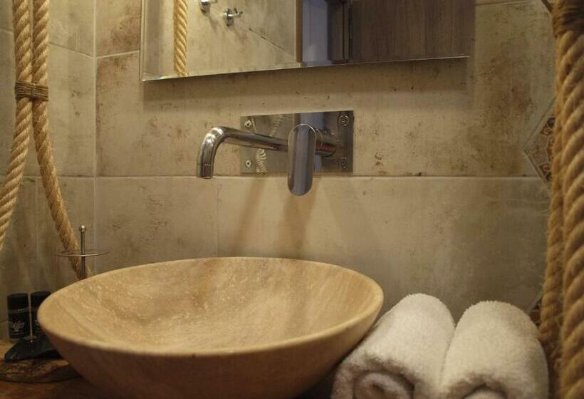 חדר סטנדרט, Avra