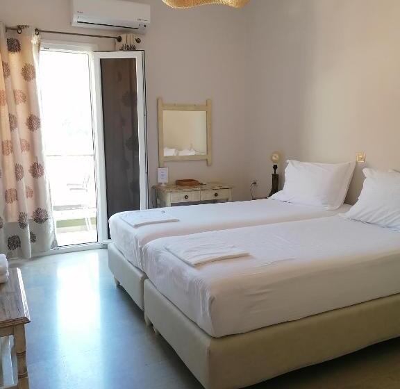 חדר סטנדרט עם מרפסת, Avra