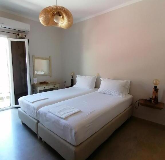 חדר סטנדרט עם מרפסת, Avra