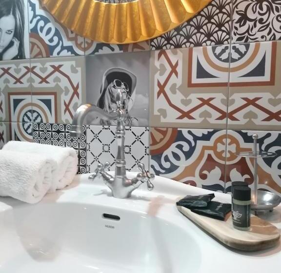 חדר דלוקס צדדי נוף לים, Avra