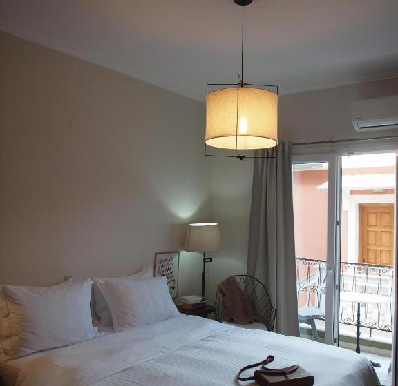 חדר קלאסי, Avra