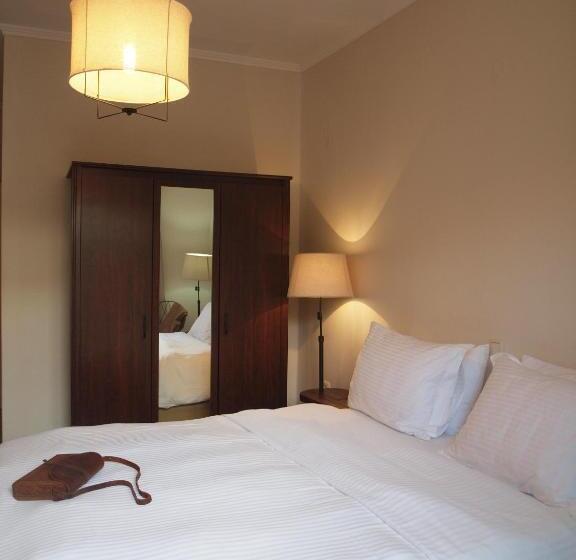 חדר קלאסי, Avra