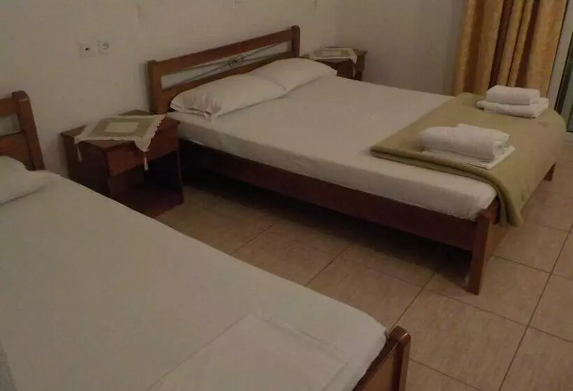 Chambre Triple Standard, Estelle