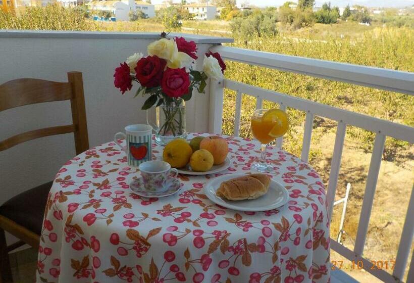 חדר סטנדרט, Estelle