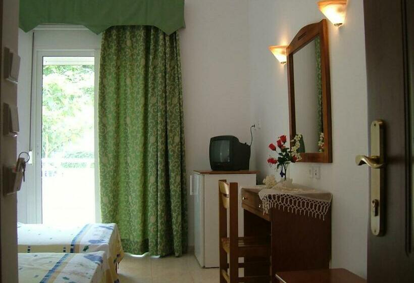 חדר סטנדרט, Estelle