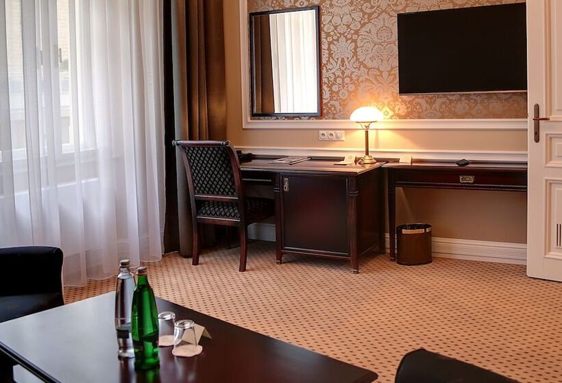 스위트, Luxury Spa Hotel Olympic Palace