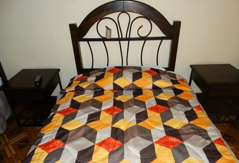 اتاق استاندارد یک نفره, Manco Capac