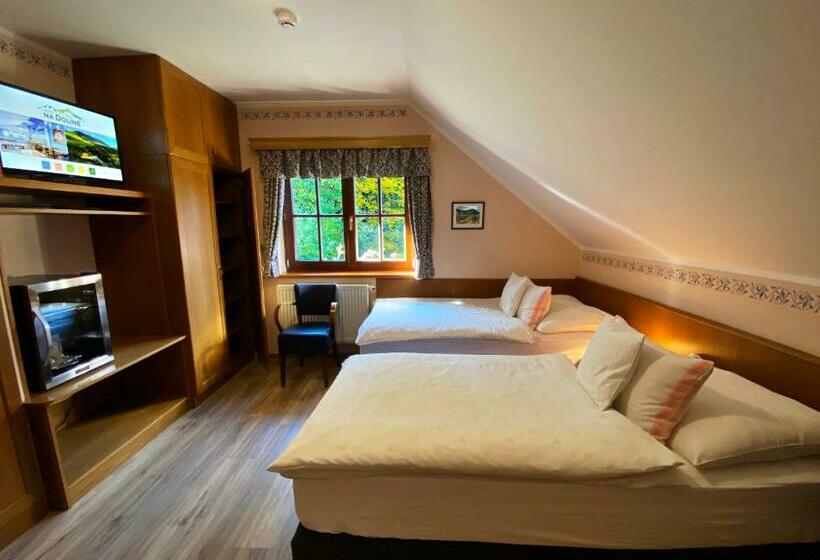 Standard Szoba, Na Dolině