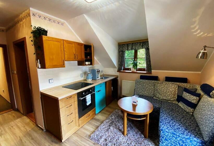 Suite Pezsgőfürdővel, Na Dolině