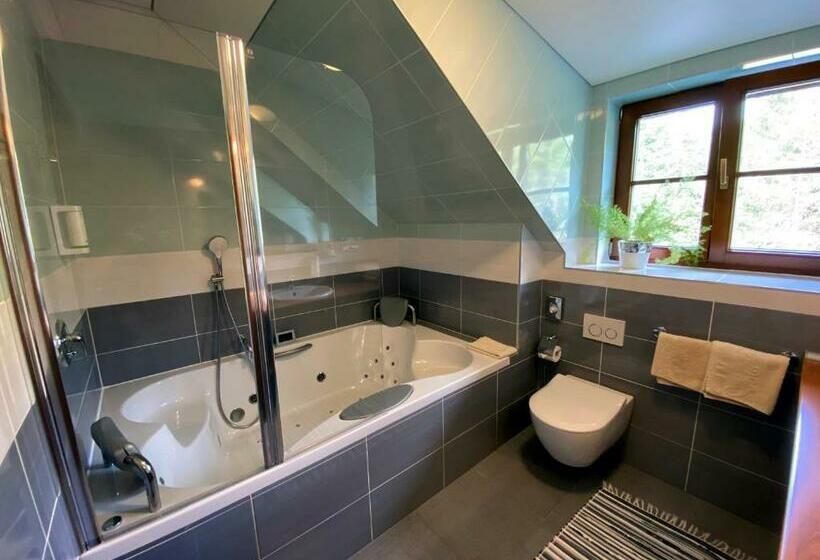 Suite Pezsgőfürdővel, Na Dolině