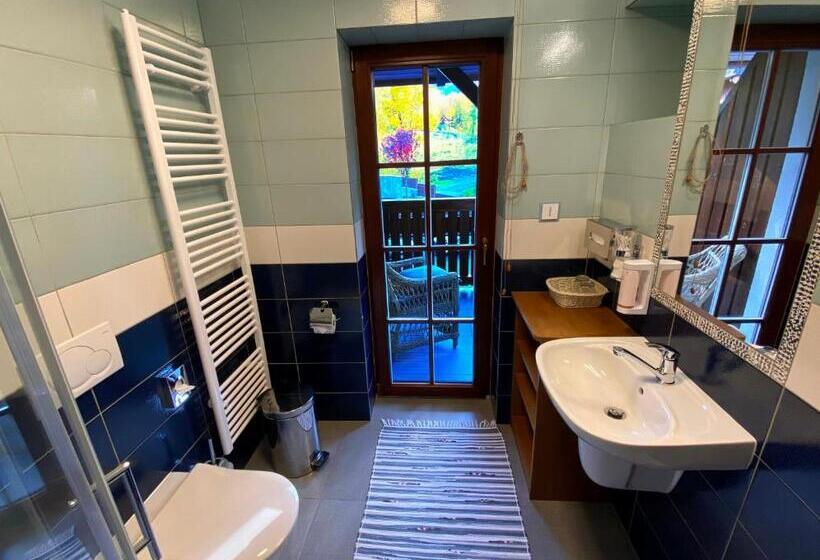 Standard Szoba Erkéllyel, Na Dolině