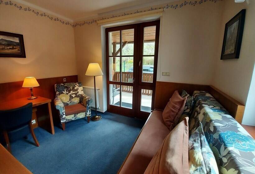 Standard Szoba, Na Dolině