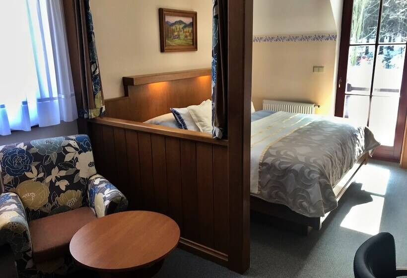 Standar Szoba Pezsgőfürdővel, Na Dolině