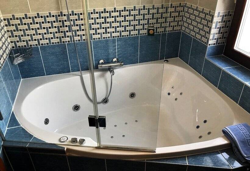 Standar Szoba Pezsgőfürdővel, Na Dolině