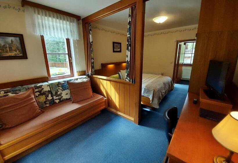 Standard Szoba, Na Dolině