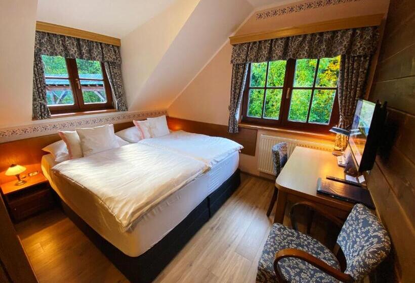 Standard Szoba Erkéllyel, Na Dolině