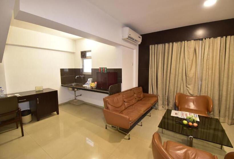 メゾネットスイート, The Fern Residency, Vadgaon   Talegaon, Pune