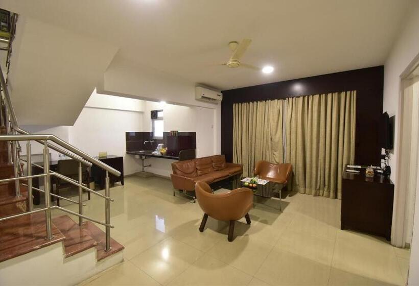 メゾネットスイート, The Fern Residency, Vadgaon   Talegaon, Pune