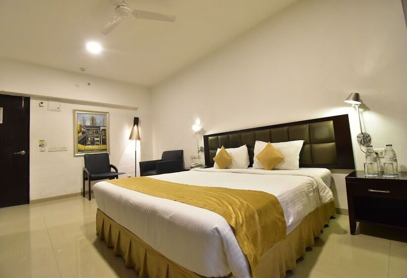 エクゼクティブルーム, The Fern Residency, Vadgaon   Talegaon, Pune