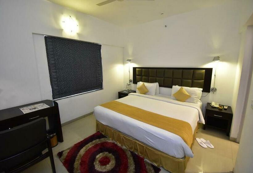 デラックススイート, The Fern Residency, Vadgaon   Talegaon, Pune