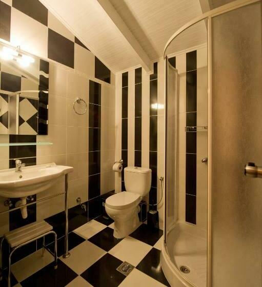 إستديو قياسى مزود بشرفة, Pansion Nikos Vergos