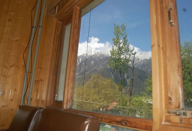 标准间, Paradise Inn