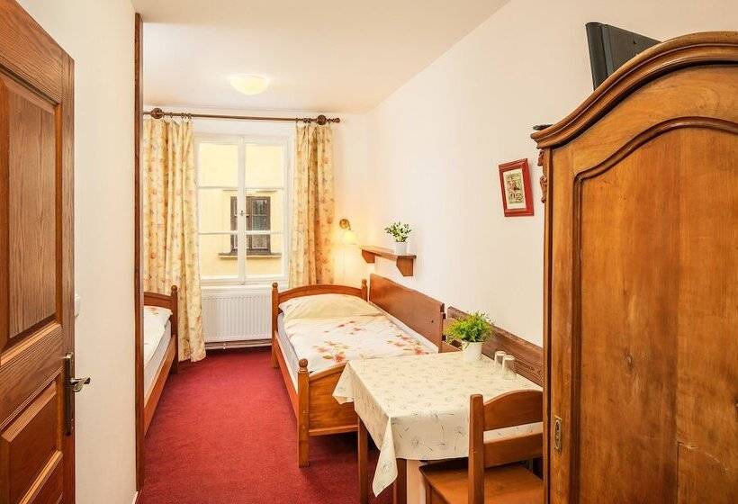 غرفة قياسية, Pension Blume