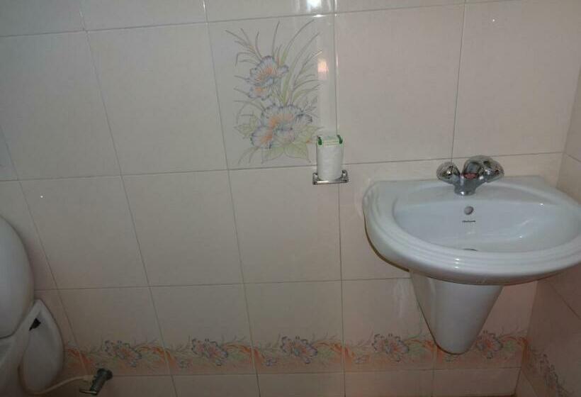 스탠다드 룸, Thushara