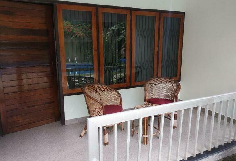 스탠다드 룸, Thushara