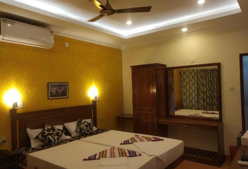 디럭스 룸, Thushara