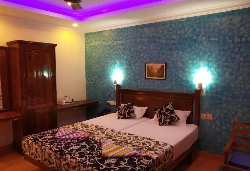 Номер Deluxe, Thushara