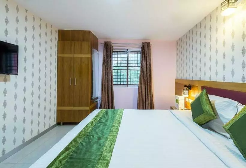 デラックスルーム, Treebo Akshaya Lalbagh Inn